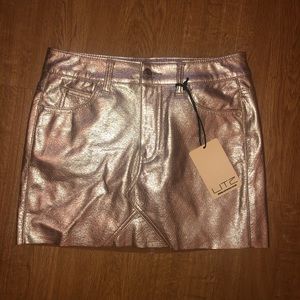 LITZ metallic gold skirt size small NEVER WORN